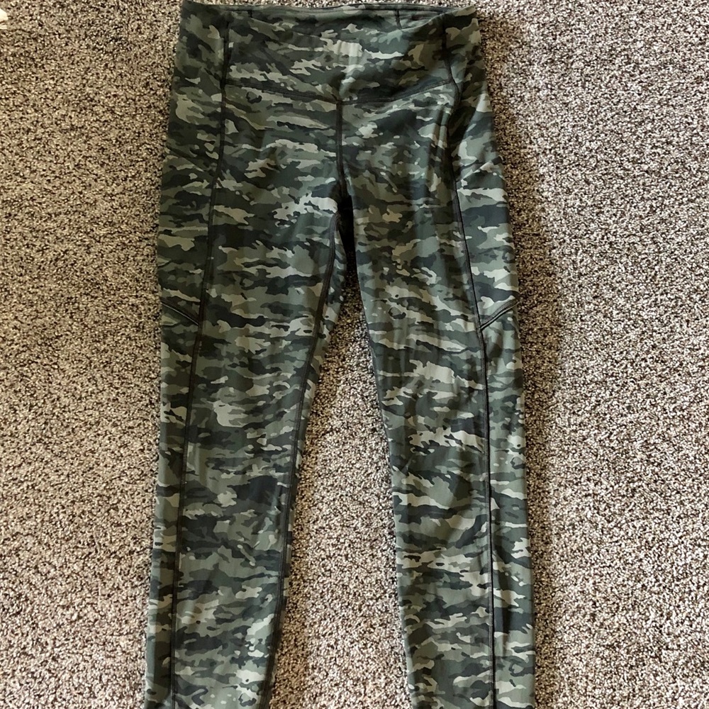 Lululemon “Speed Up 7/8” tights